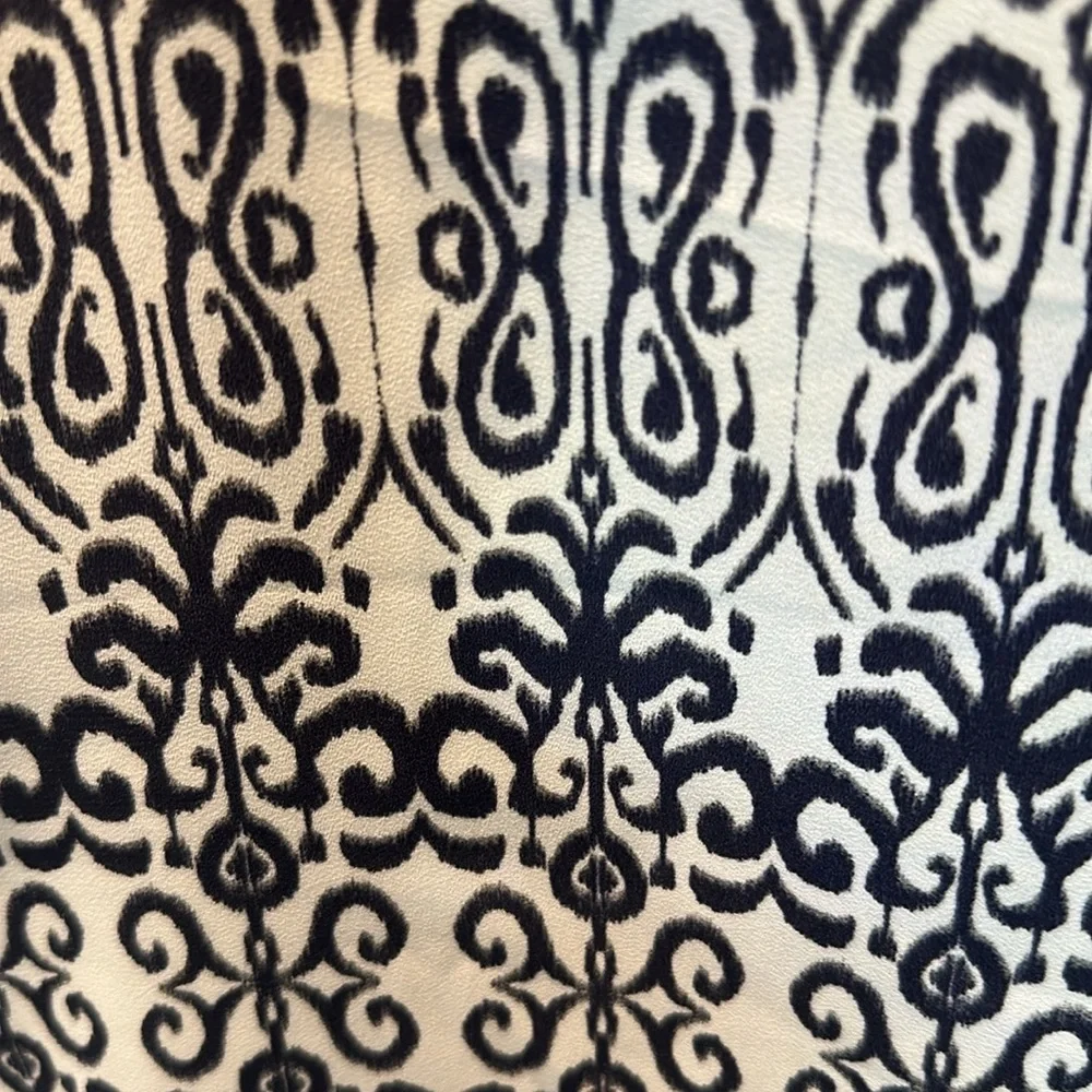 Navy blue and White Patterned Women's Top - Picture 3 of 6